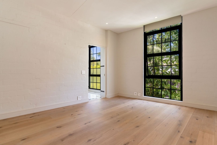 2 Bedroom Property for Sale in Tamboerskloof Western Cape